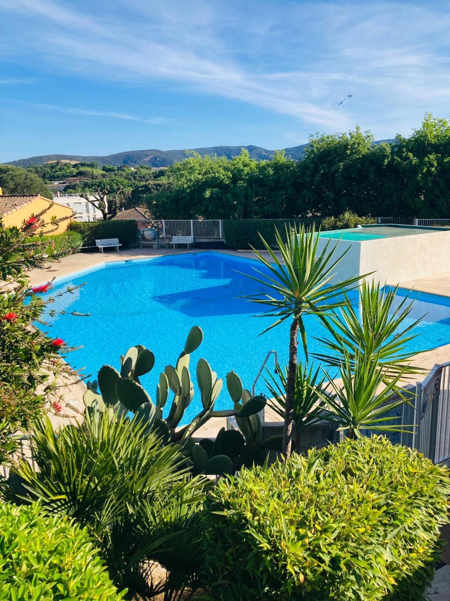 Mazet Renove Golfe De St Tropez Villa Cogolin Exterior photo